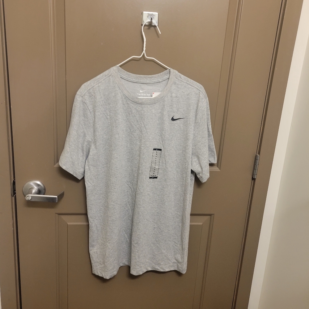 NIKE Unlimited Dri-fit t-shirt